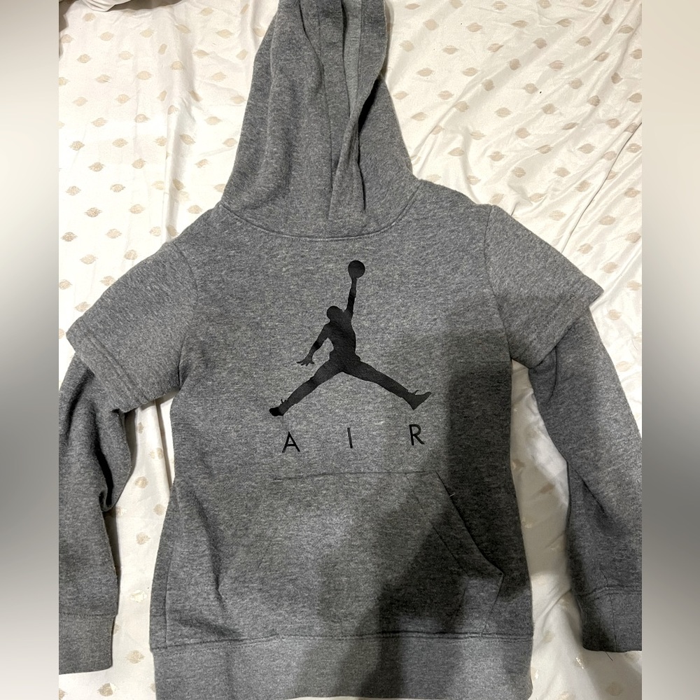 Nike jordan pullover hoodie with front pocket